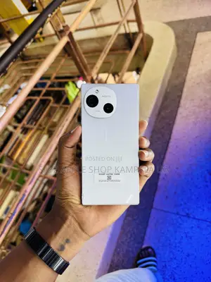 Sharp Aquos R8s pro 256 GB White