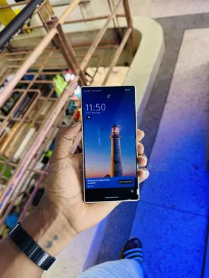 Sharp Aquos R8s pro 256 GB White