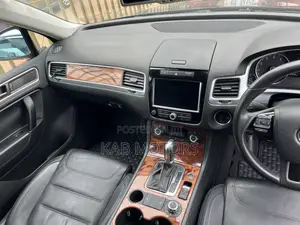Volkswagen Touareg 2014 Black