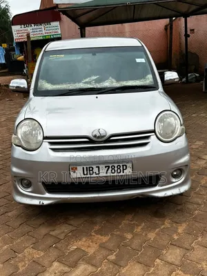 Toyota Sienta 1.5 AWD 2008 Silver