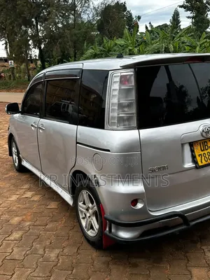 Toyota Sienta 1.5 AWD 2008 Silver