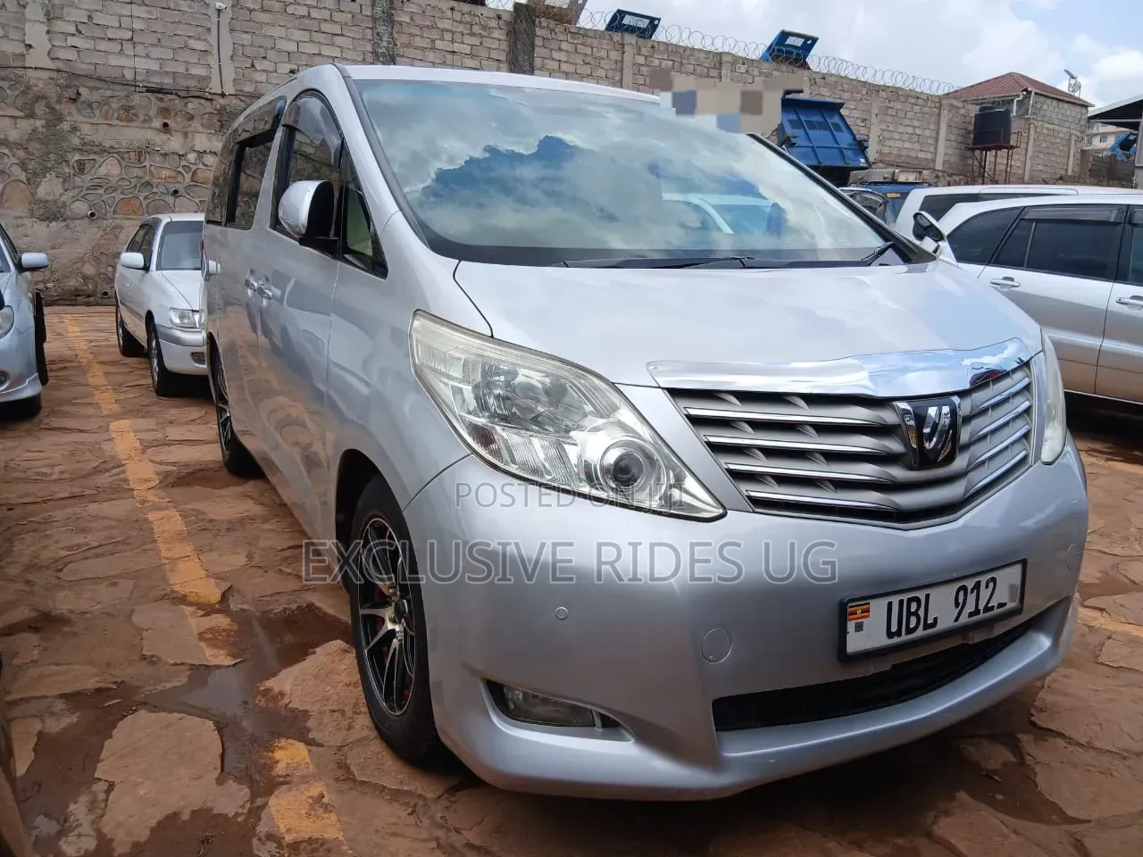 Toyota Alphard 2.4 Petrol AWD 2010 Silver