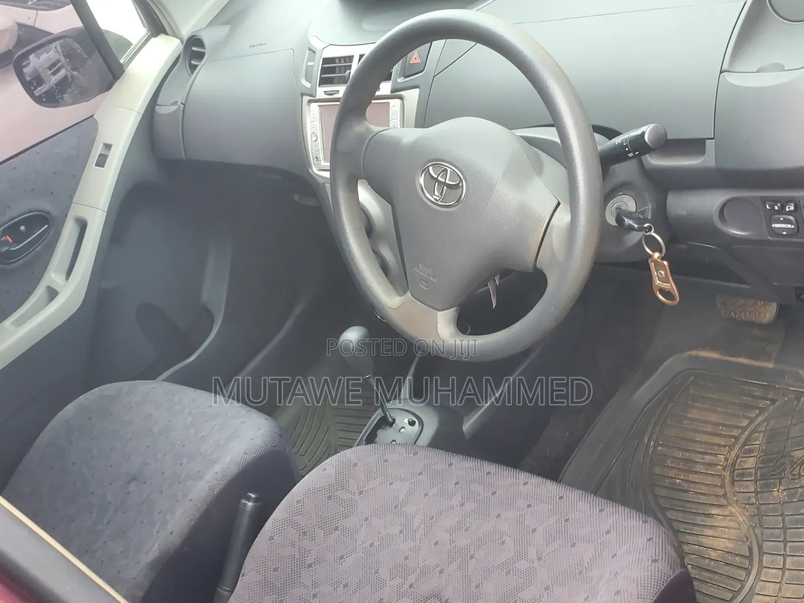 Toyota Vitz 2010 Maroon