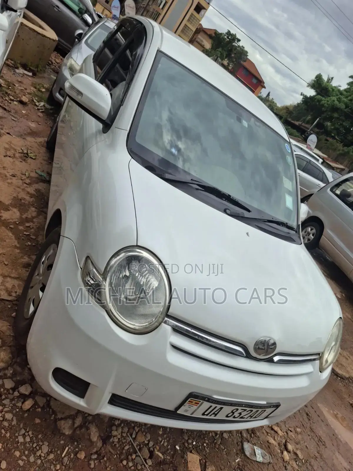 Toyota Sienta 2010 White