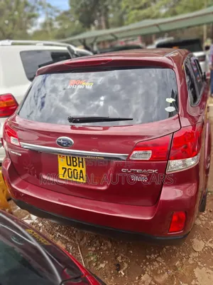 Subaru Outback 2010 Red
