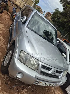 Mitsubishi Pajero 2006 Silver