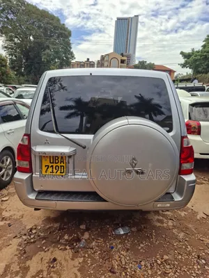 Mitsubishi Pajero 2006 Silver