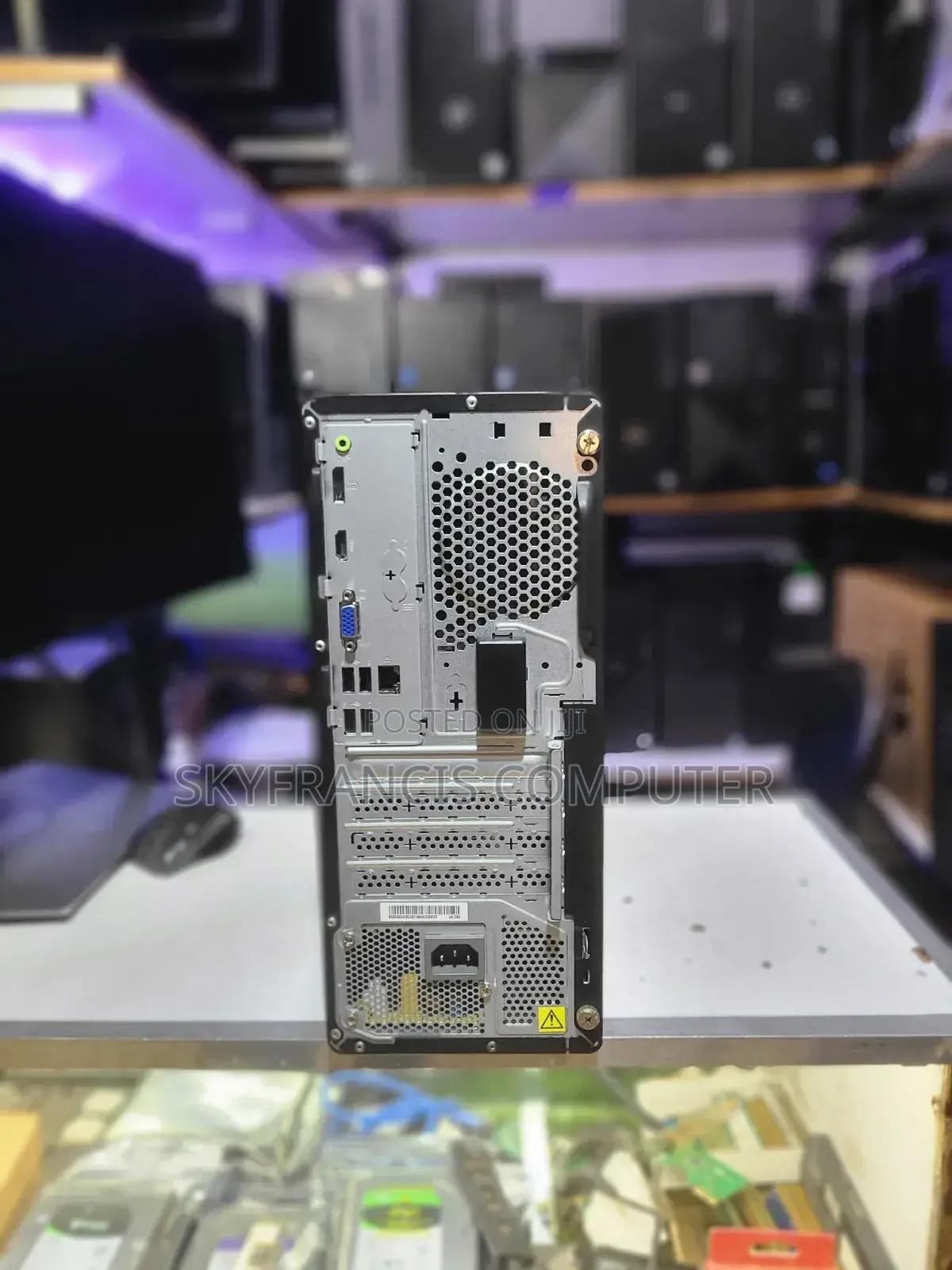 Desktop Computer Lenovo ThinkCentre Neo 50T 8GB Intel Core i5 SSD 256GB