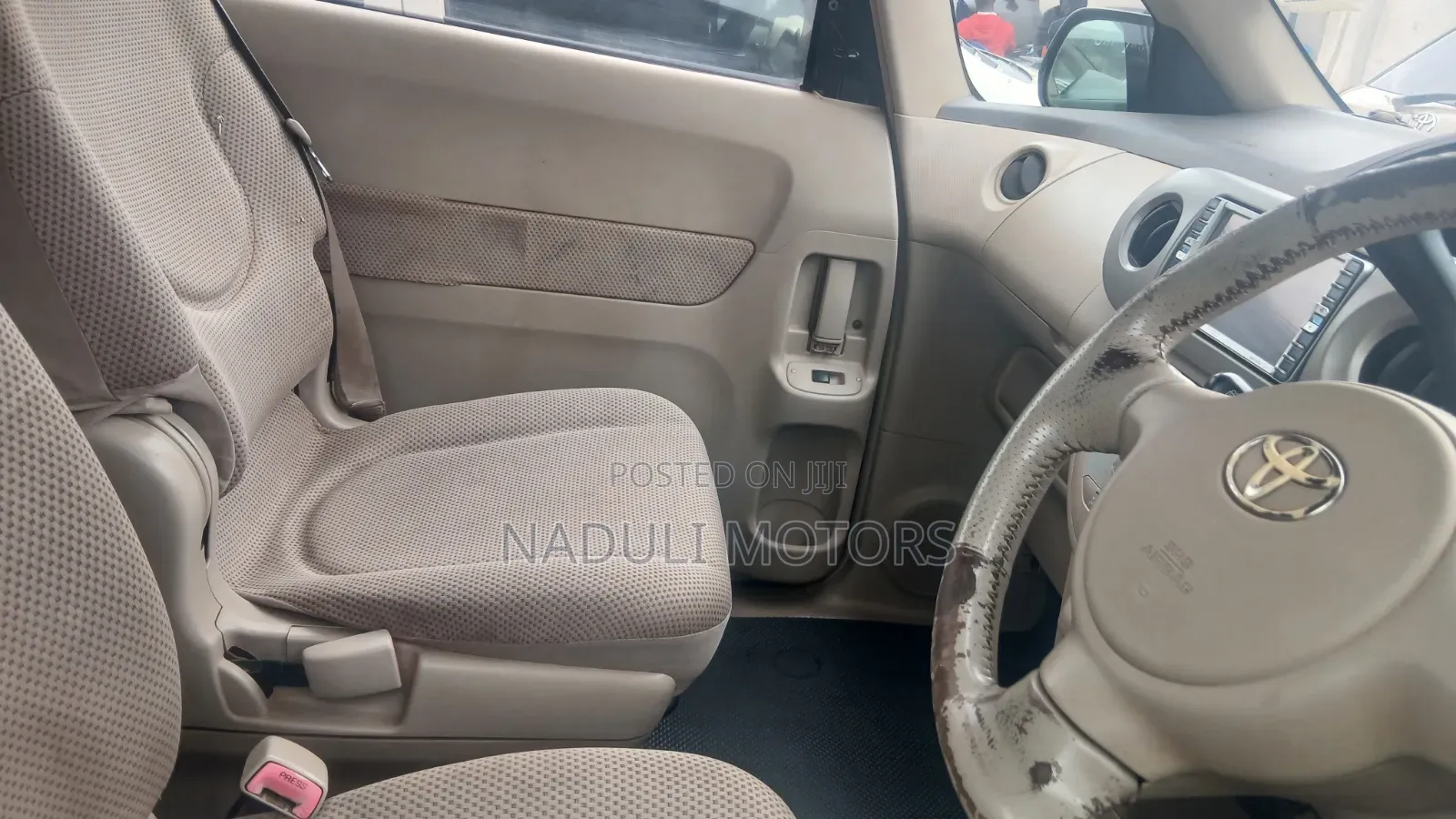 Toyota Porte 2010 Black