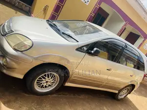 Toyota Nadia 2000 Silver