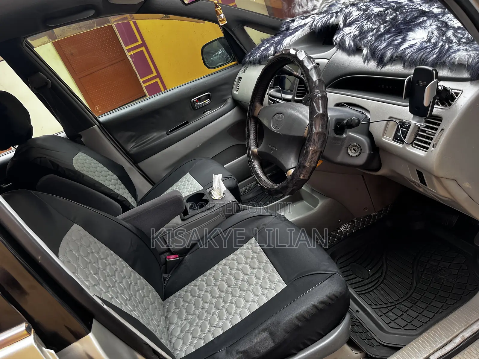 Toyota Nadia 2000 Silver