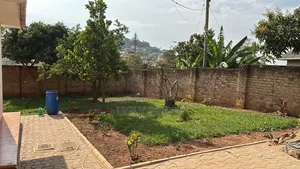 4bdrm House in Makindye for sale