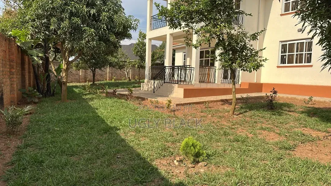 4bdrm House in Makindye for sale
