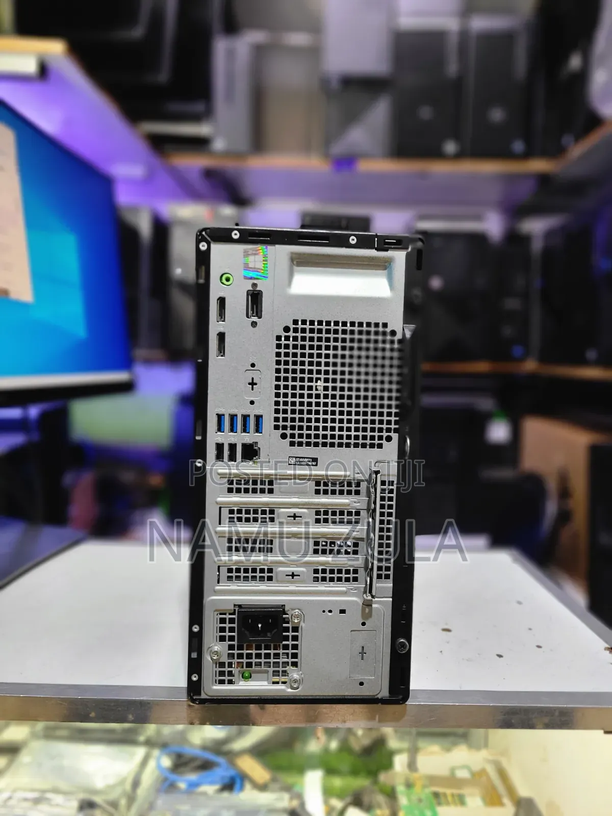 Desktop Computer Dell Optiplex 3090 8GB Intel Core i7 SSD 256GB
