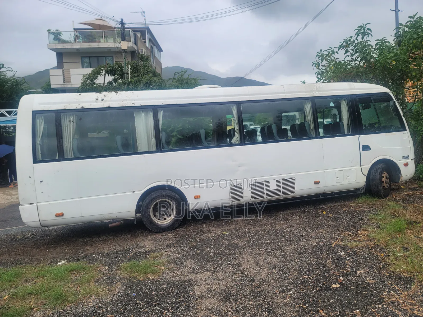Mitsubishi Fuso Rosa 2013 White