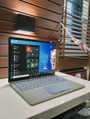 Laptop Microsoft Surface Book 2 8GB Intel Core i5 SSD 128GB