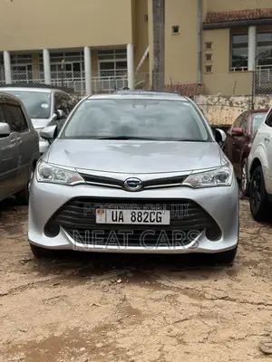 Toyota Corolla Fielder 2016 Silver