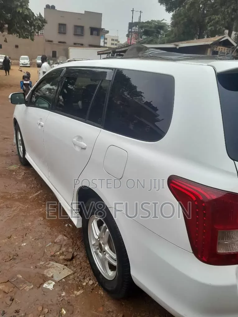 Toyota Corolla Fielder 2009 White