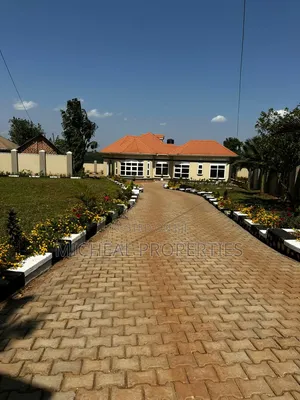 5bdrm House in Kasangati Kira Rd At, Kawempe for sale
