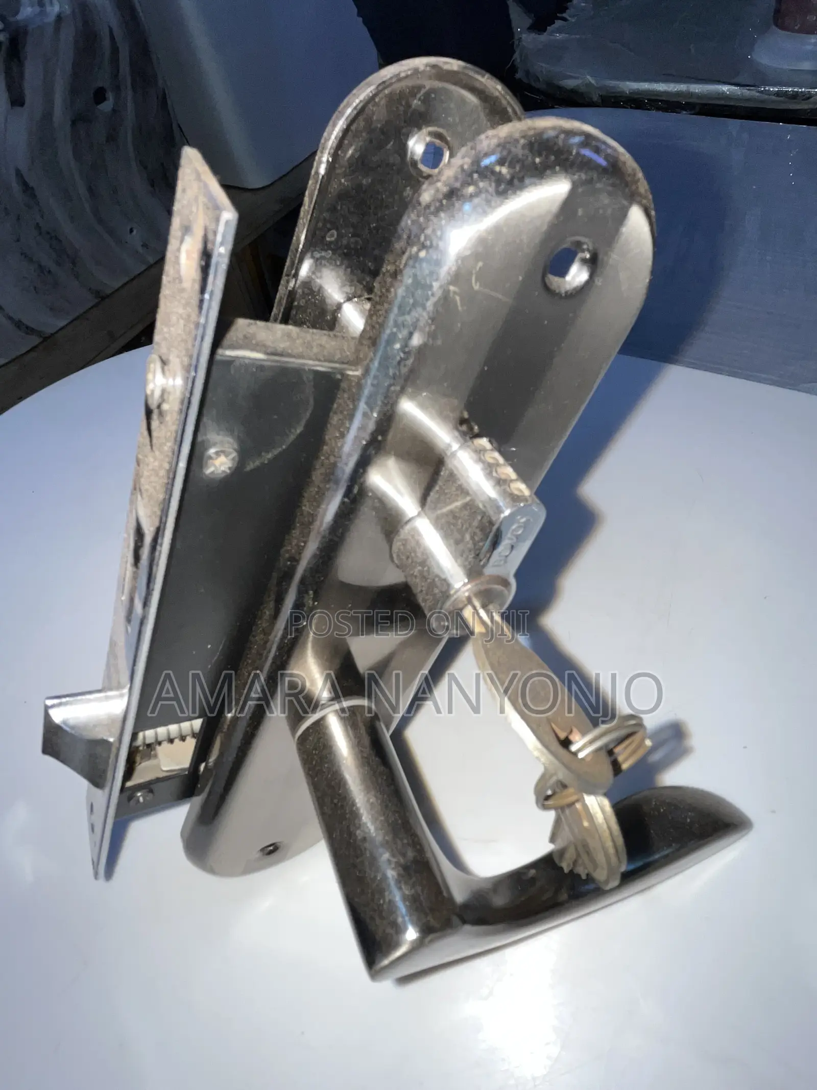 Bovos Door Lock and Dogelar Door Handle