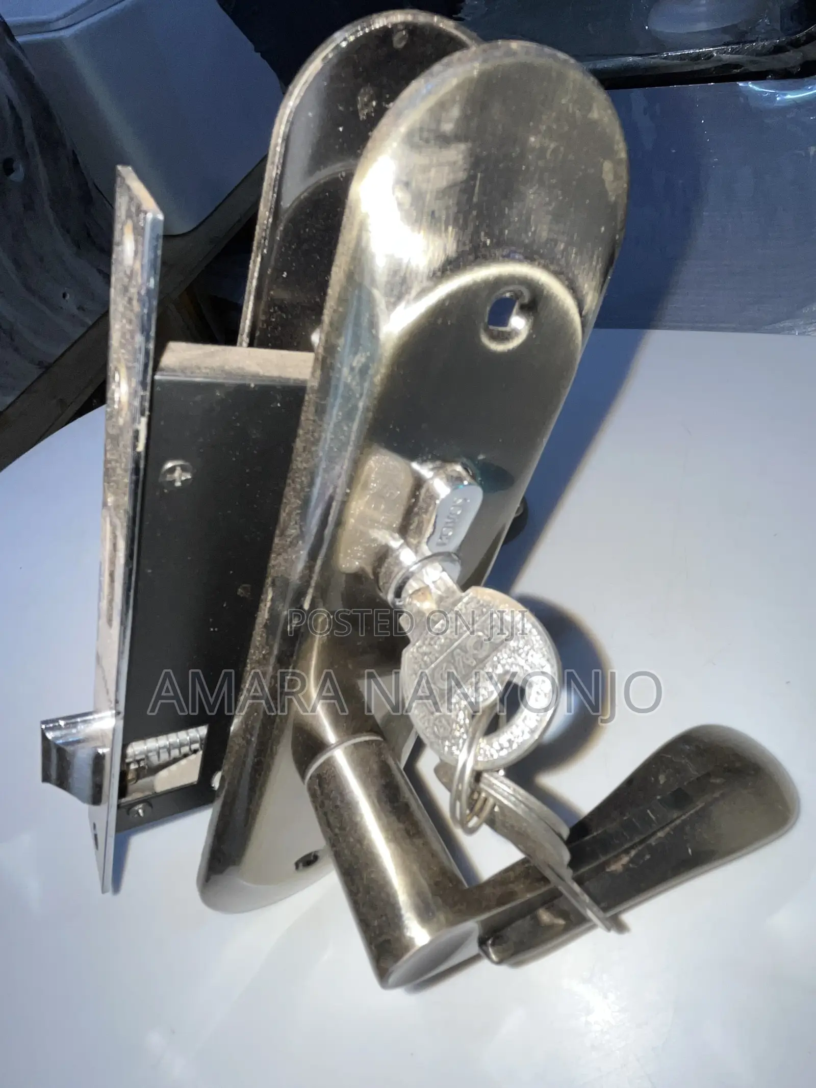 Bovos Door Lock and Dogelar Door Handle