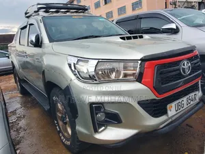 Toyota Hilux 2013 Silver