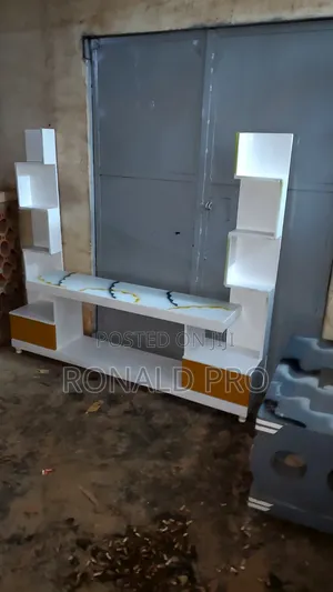 TV Stand Dabble