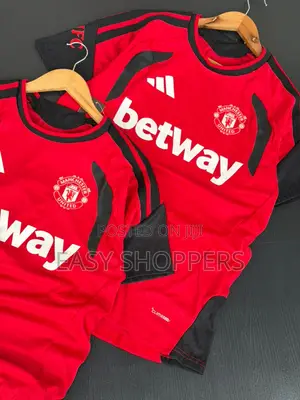 Manchester United 2026/27 Training Jersey