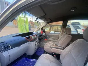 Toyota Noah 2003 Silver
