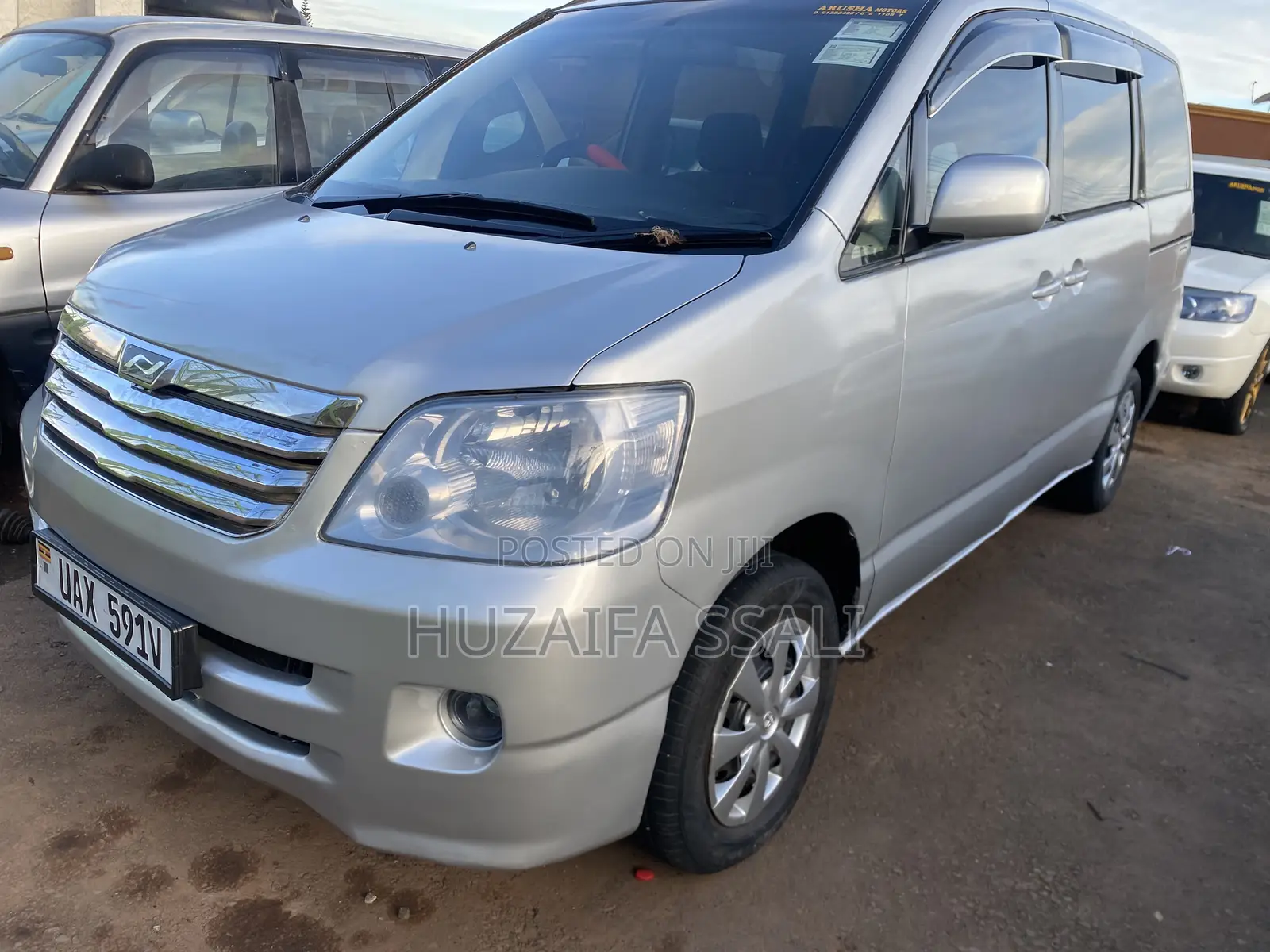 Toyota Noah 2003 Silver