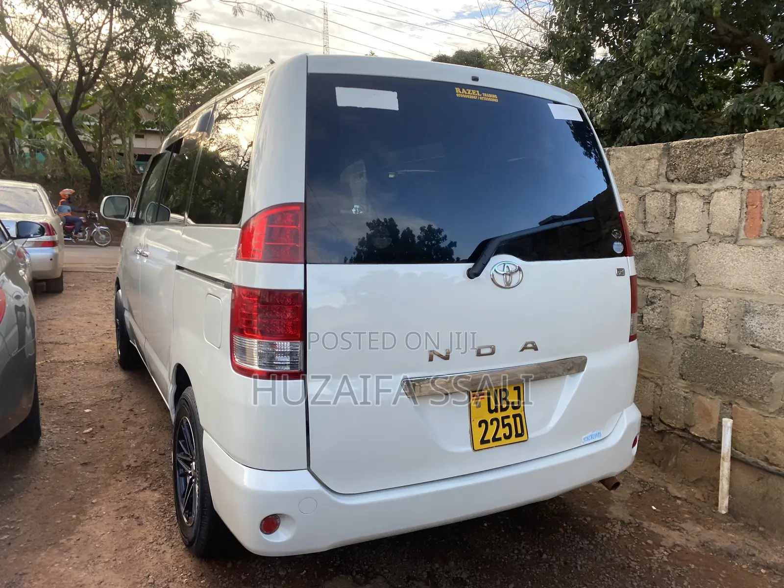 Toyota Noah 2006 White
