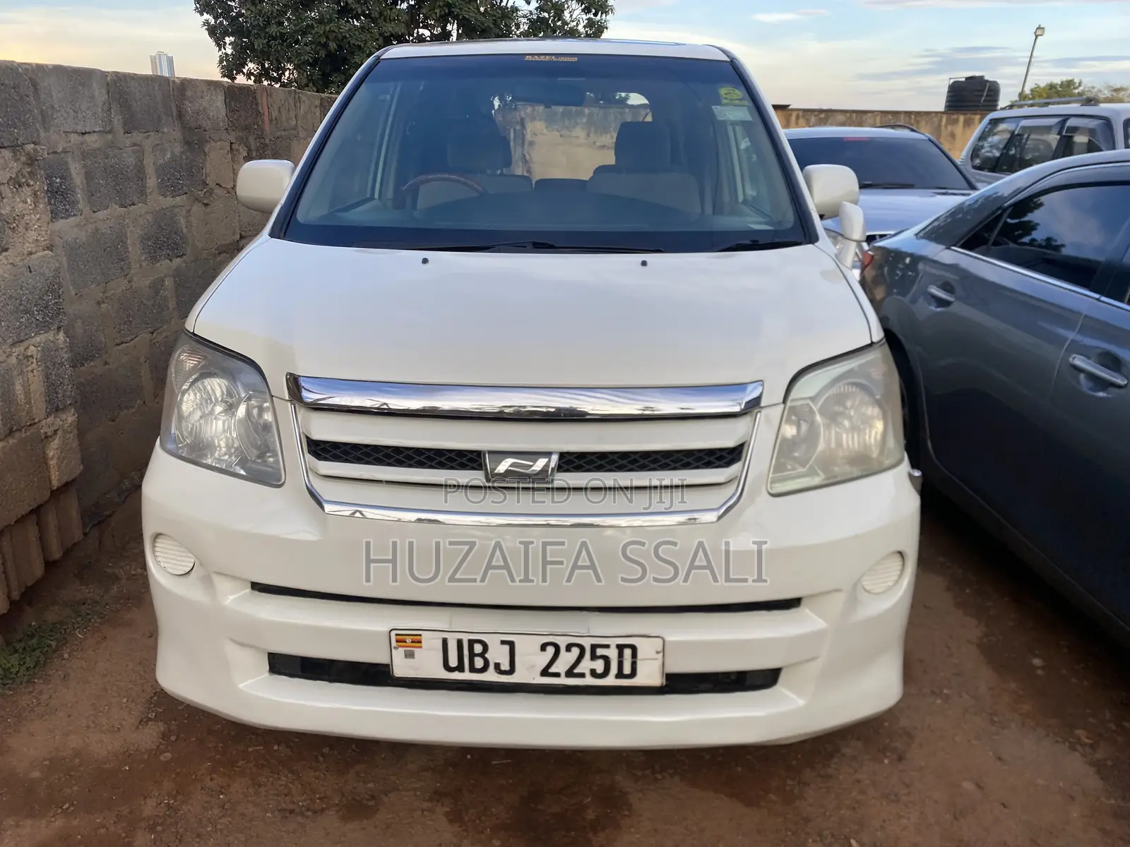 Toyota Noah 2006 White