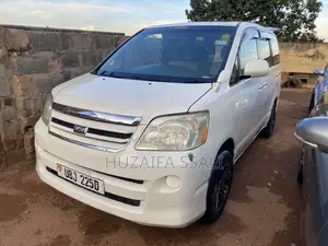 Toyota Noah 2006 White