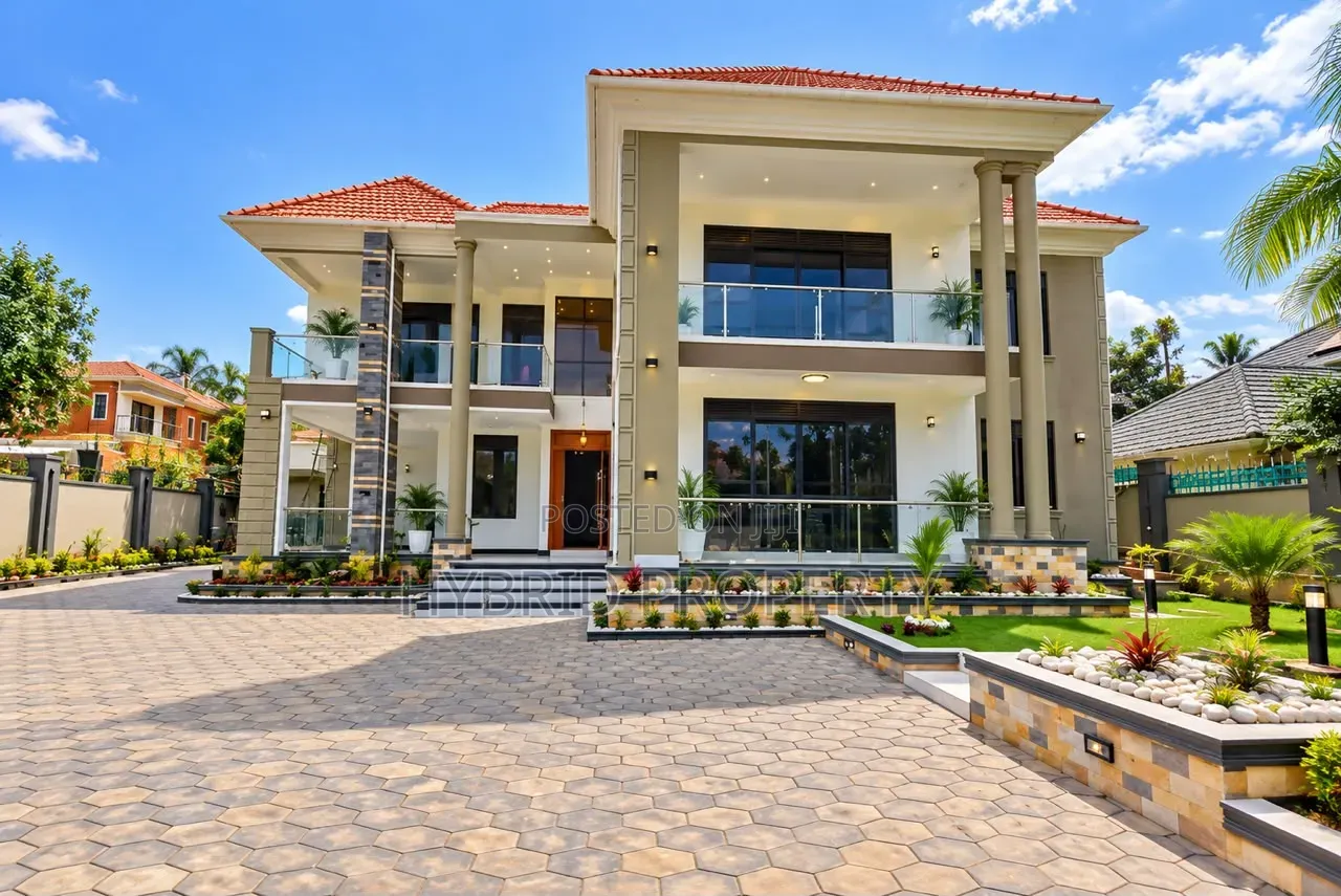6bdrm Mansion in Bwebajja Akright, Ssisa for sale