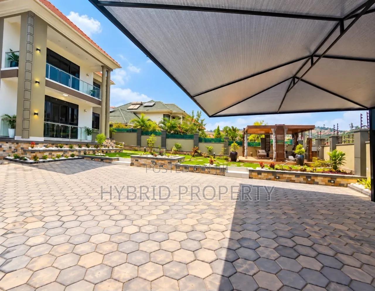 6bdrm Mansion in Bwebajja Akright, Ssisa for sale
