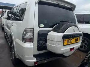 Mitsubishi Pajero 2010 White