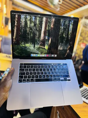 Laptop Apple MacBook Pro 2019 16GB Intel Core i7 SSD 512GB