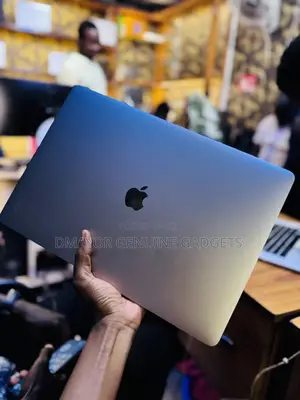 Laptop Apple MacBook Pro 2019 16GB Intel Core i7 SSD 512GB