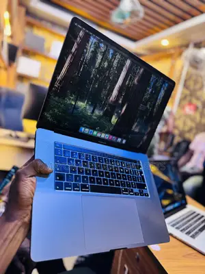Laptop Apple MacBook Pro 2019 16GB Intel Core i7 SSD 512GB