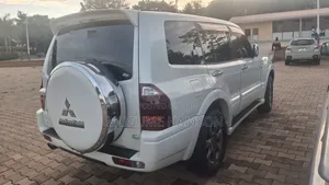 Mitsubishi Pajero 2006 White