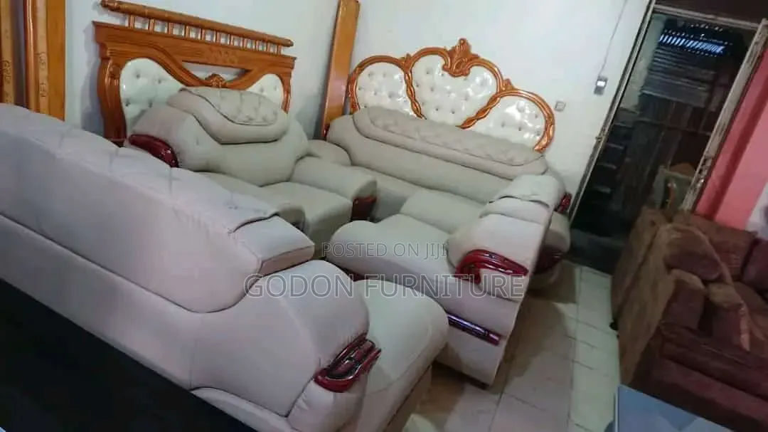 Minimalist, Executive, Spacious Sofa Set