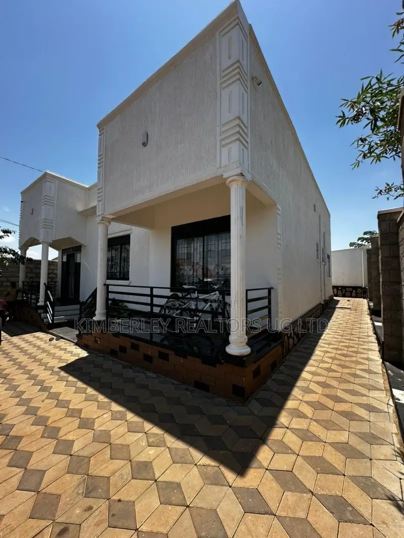 2bdrm House in Division A for sale