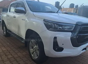Toyota Hilux Revo Double Cab Deisel 2.4 AWD 2021 White