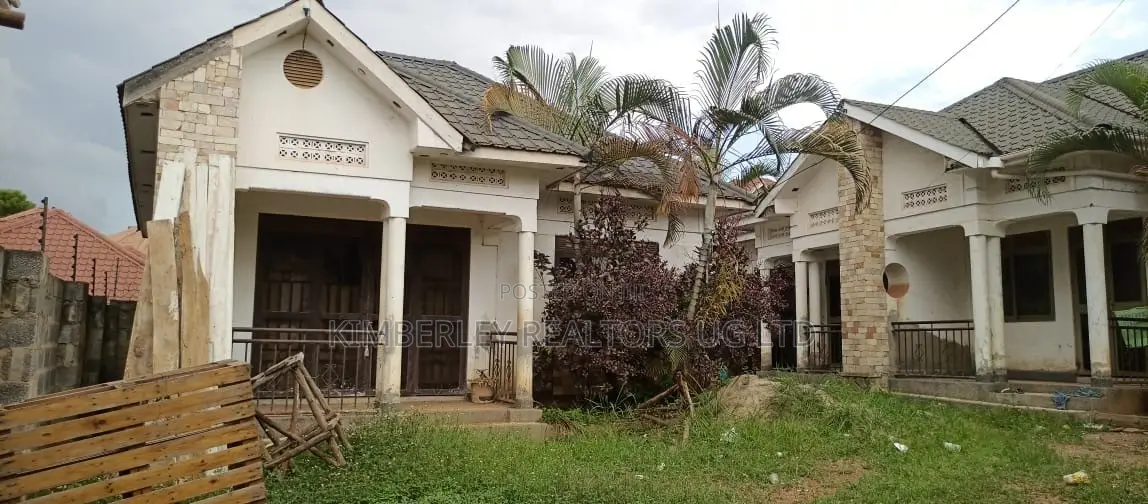 2bdrm House in Division A for sale