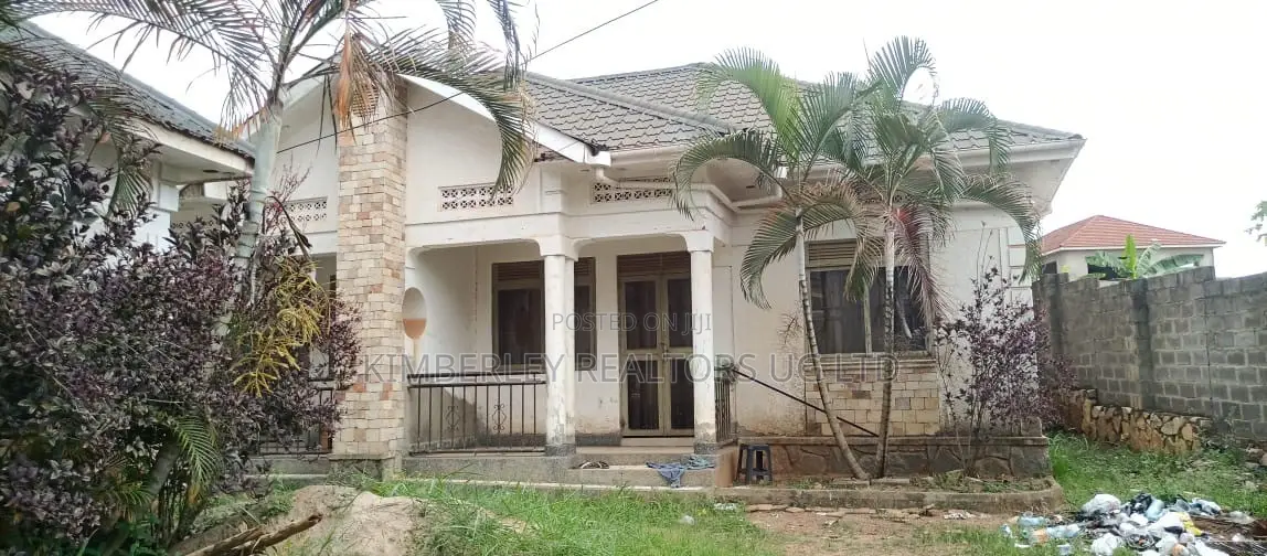 2bdrm House in Division A for sale