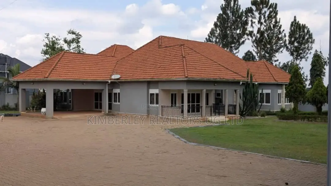 5bdrm House in Kira for sale