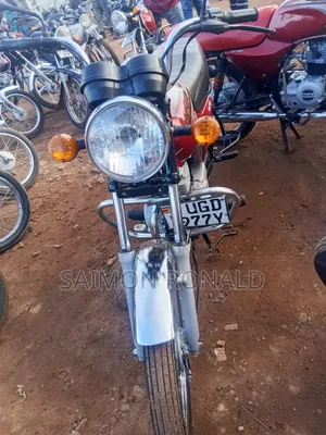 Bajaj Boxer 100 2025 Red