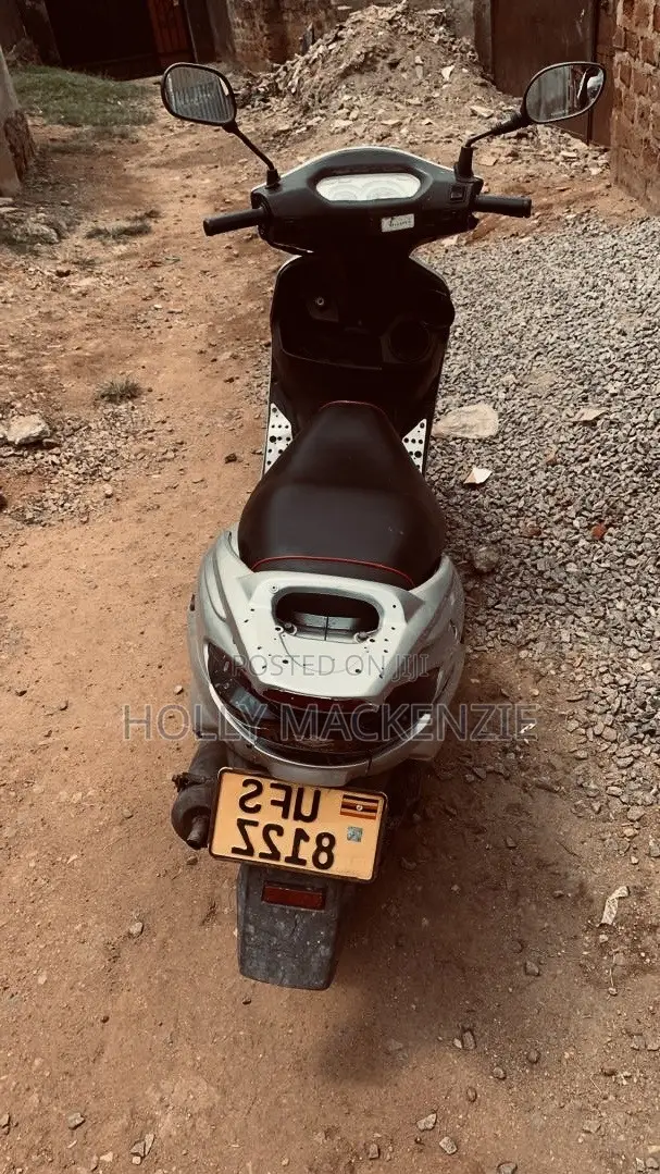 Suzuki Access 125 2000 Gray