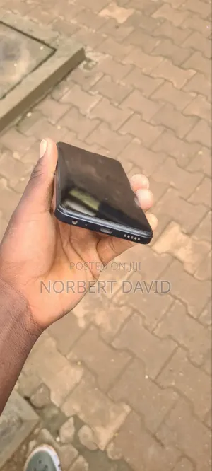 Itel A06 64 GB Black