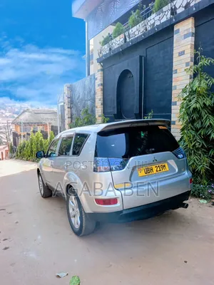 Mitsubishi Outlander 2010 Silver